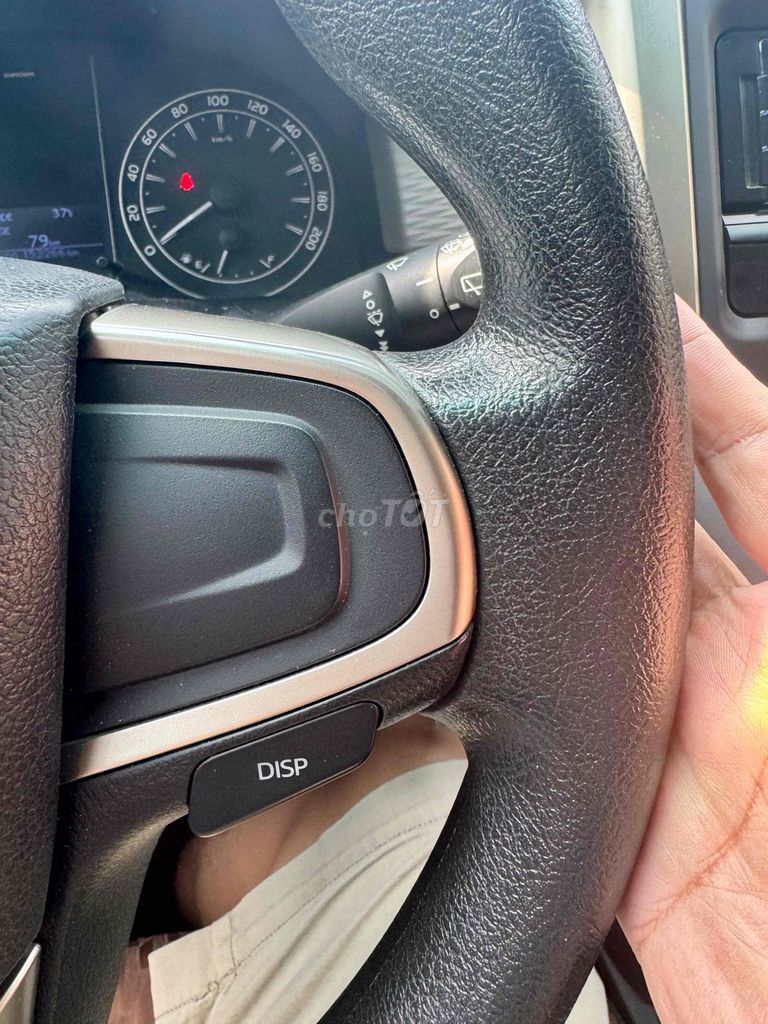 Toyota Innova 2.0E - ảnh 5