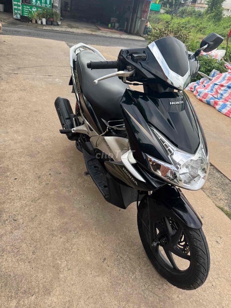 Honda Air Blade 2010 - ảnh 3