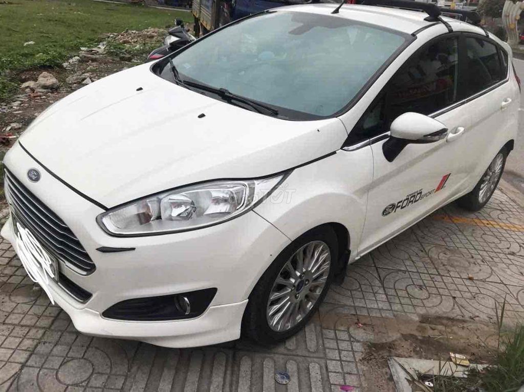 Ford Fiesta - ảnh 1
