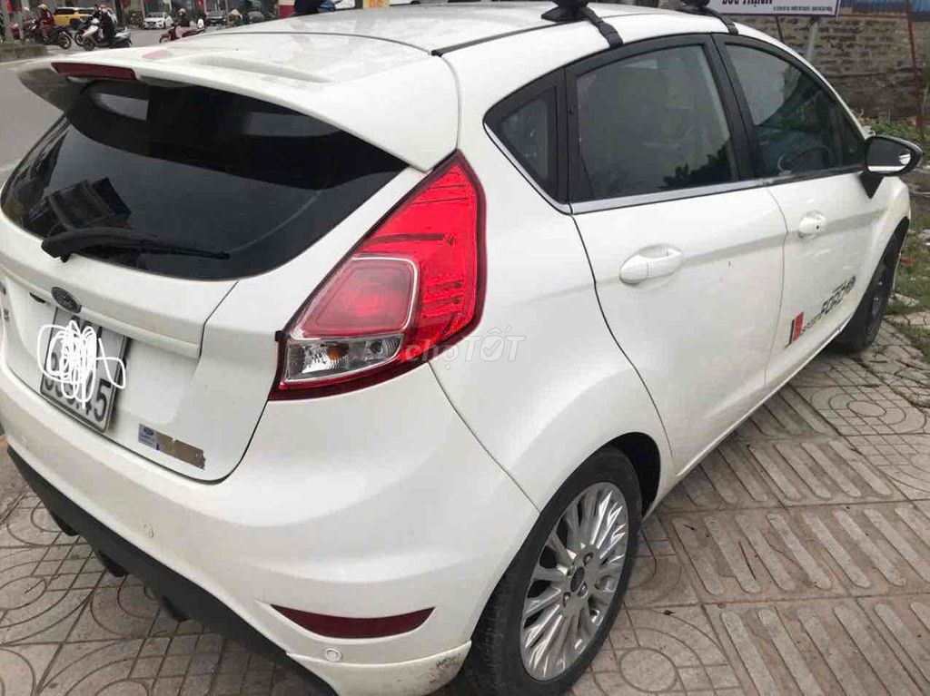 Ford Fiesta - ảnh 3