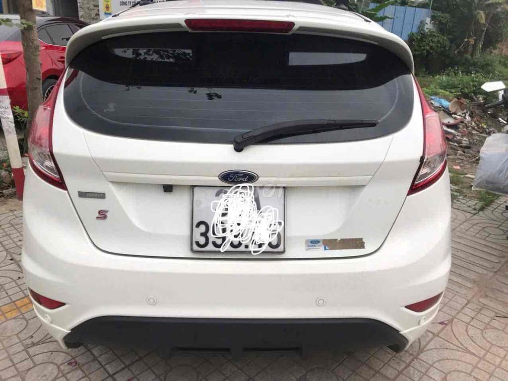 Ford Fiesta - ảnh 4