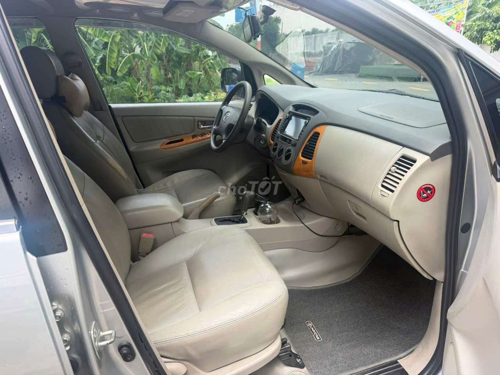 Toyota Innova 2009 - ảnh 4