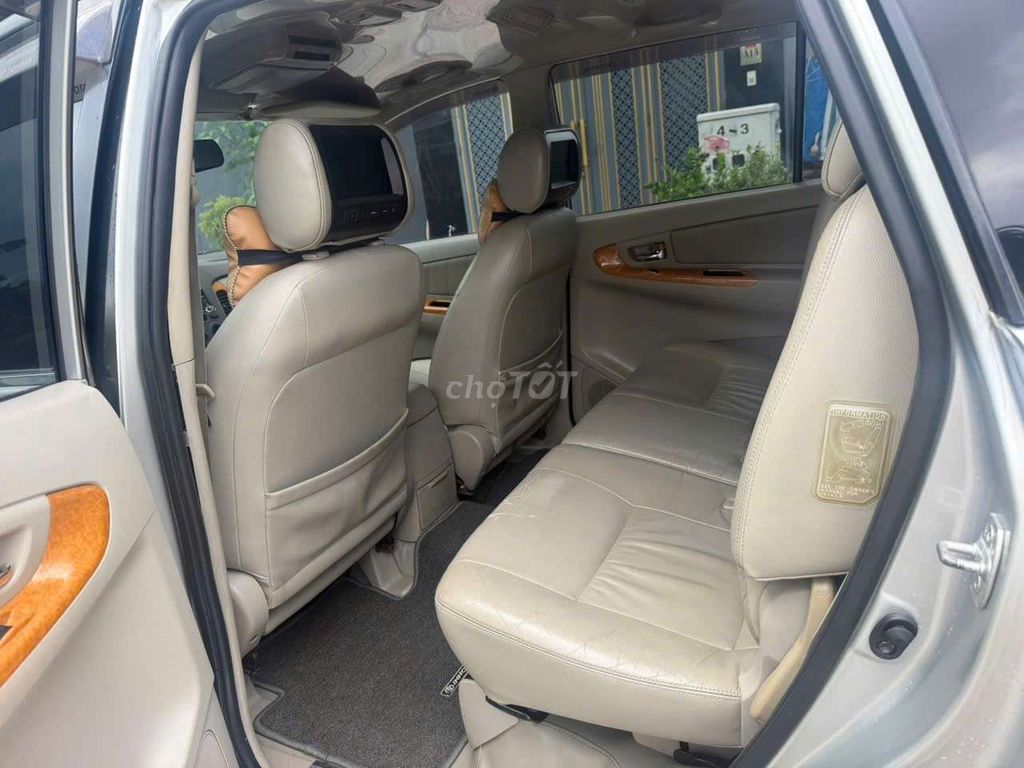 Toyota Innova 2009 - ảnh 5