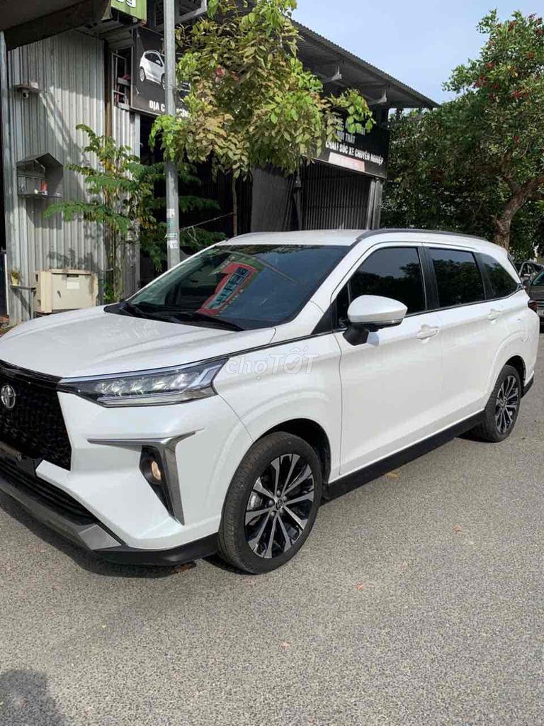 Toyota Veloz Cross - ảnh 1