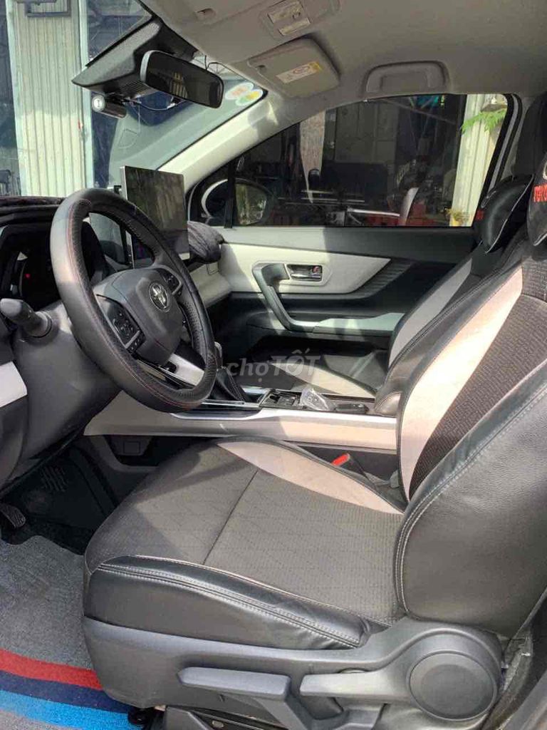 Toyota Veloz Cross - ảnh 4