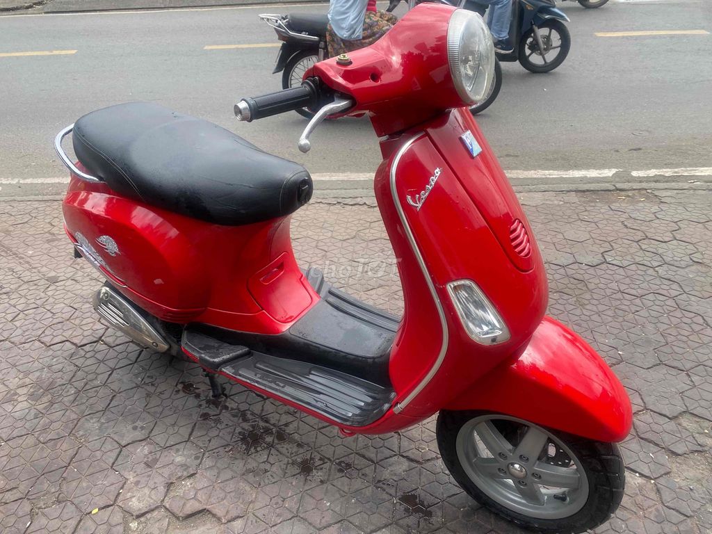 Piaggio Vespa 2010 - ảnh 2