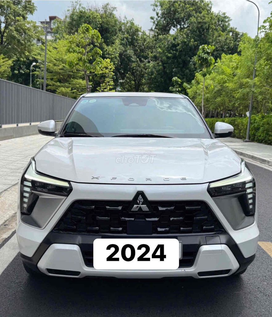 Mitsubishi Xforce Ultimate 2024 - ảnh 1