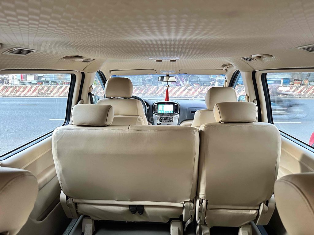 Hyundai Starex - ảnh 5