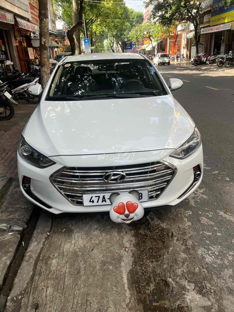 Hyundai Elantra 2018 - ảnh 1