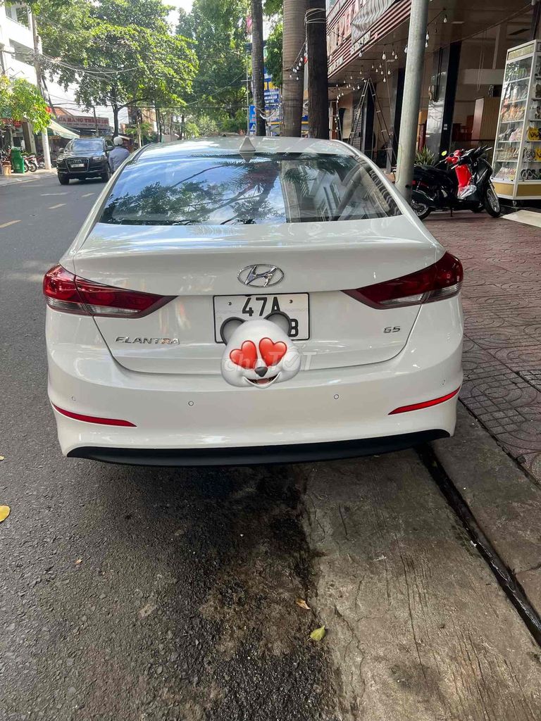 Hyundai Elantra 2018 - ảnh 3