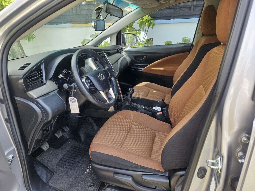 Toyota Innova 2.0E 2019 - ảnh 3