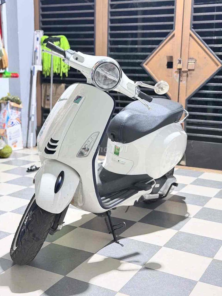 Piaggio Vespa 2022 - ảnh 1
