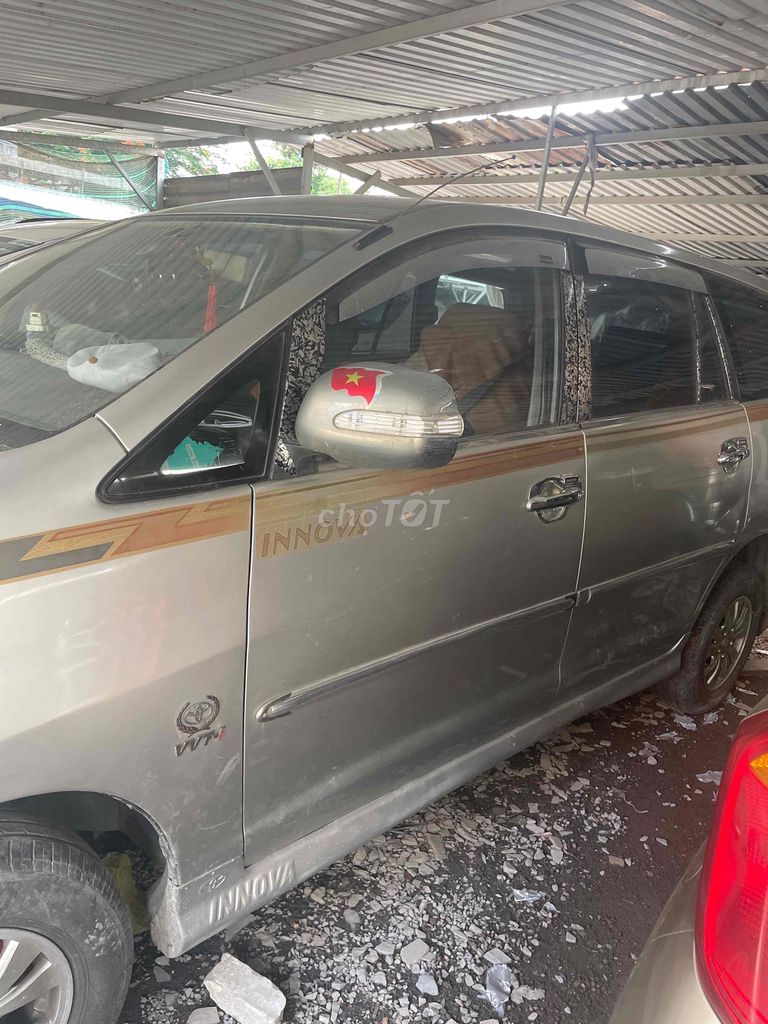Toyota Innova - ảnh 3
