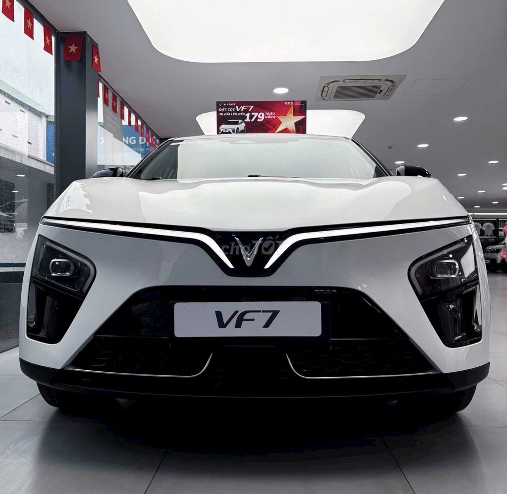 VinFast VF7 - ảnh 2