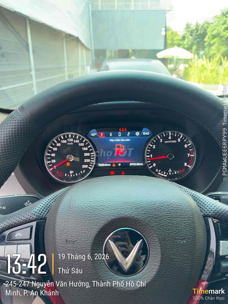 VinFast Lux SA2.0 2021 - ảnh 4