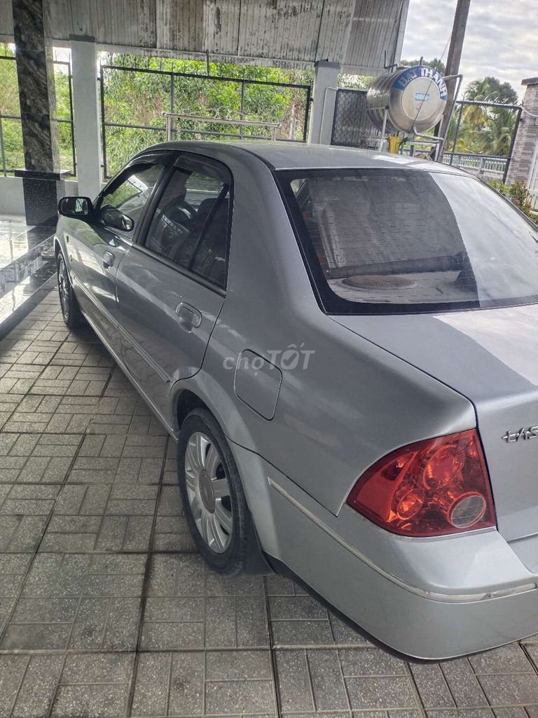 Ford Laser - ảnh 3