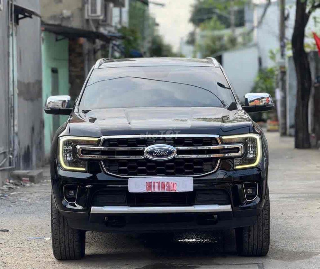 Ford Everest 2022 - ảnh 1
