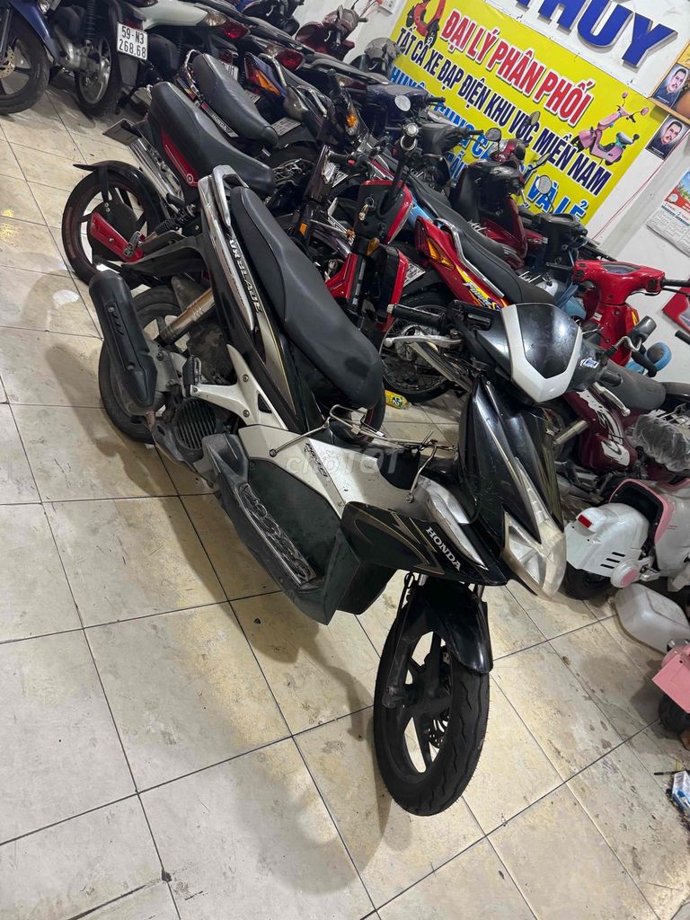 Honda Air Blade 2010 - ảnh 3