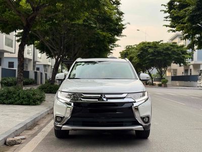 Mitsubishi Outlander 2.0 CVT 2017 - ảnh 1