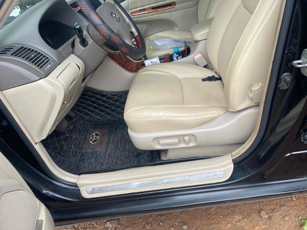 Toyota Camry - ảnh 2