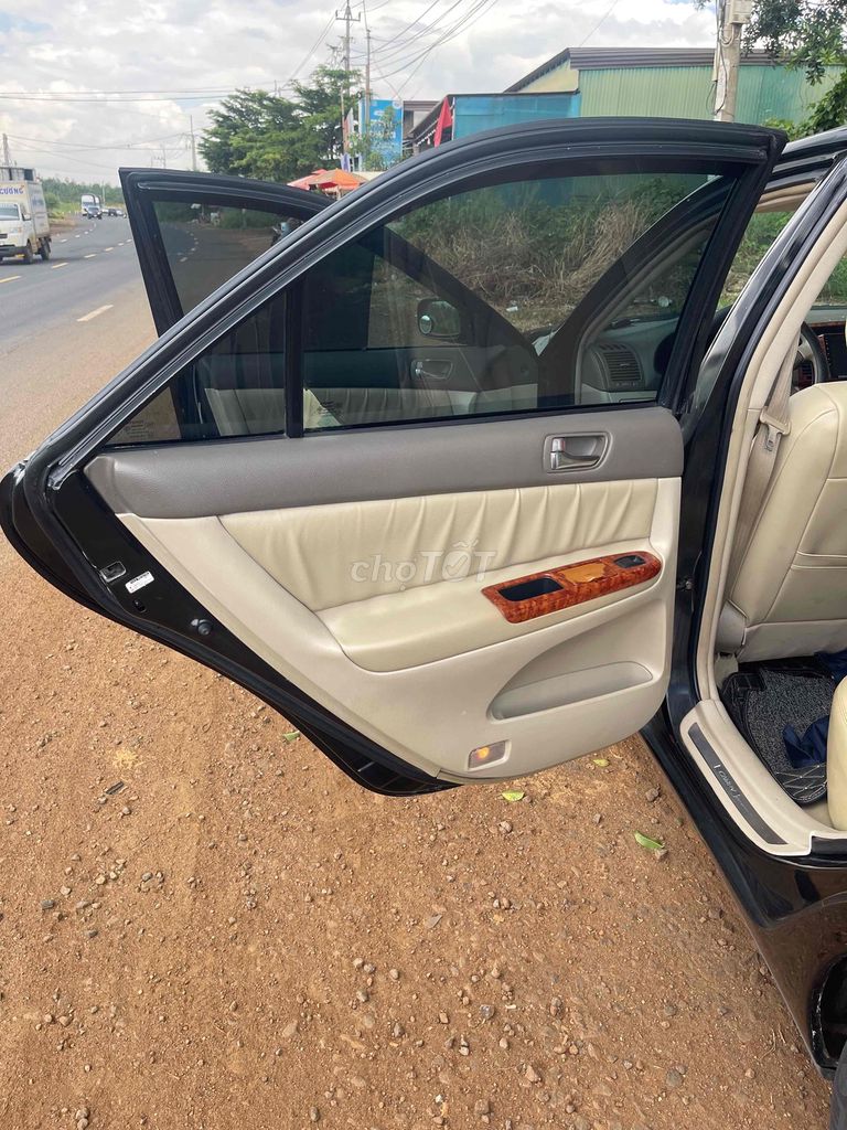 Toyota Camry - ảnh 4