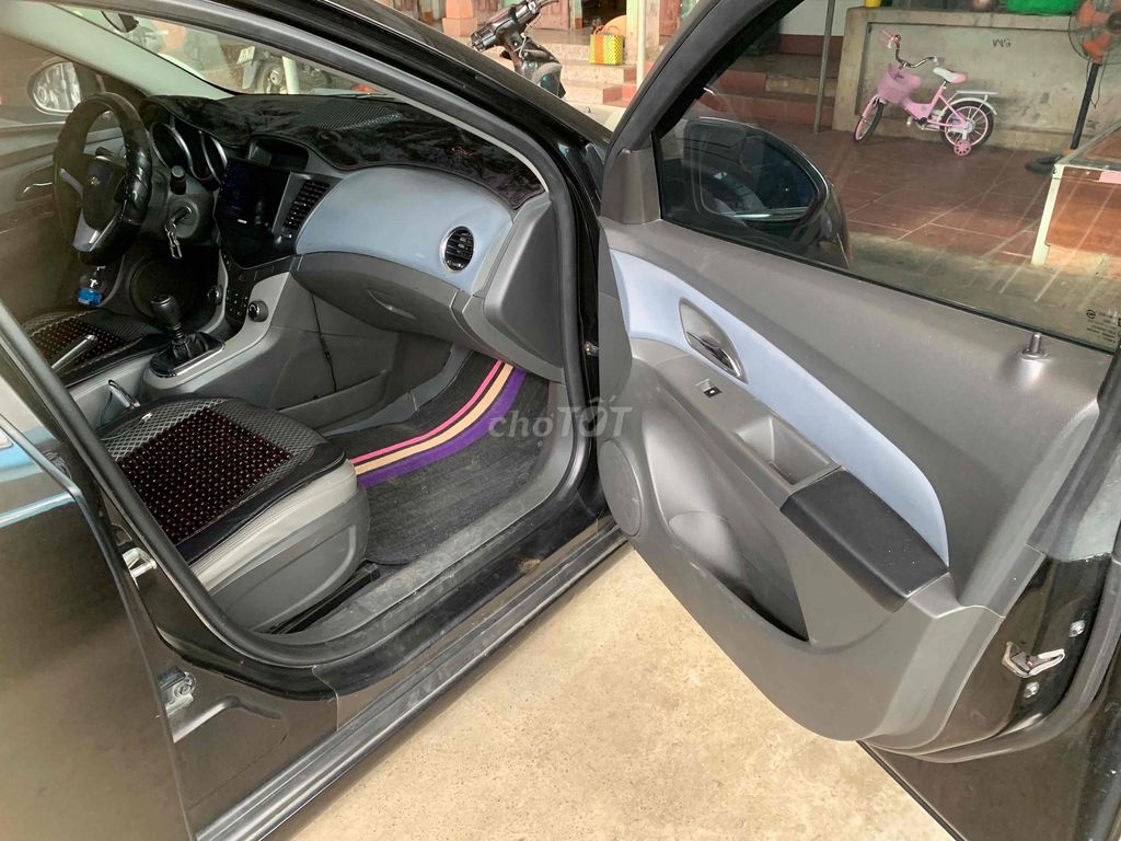 Chevrolet Cruze 2011 - ảnh 3