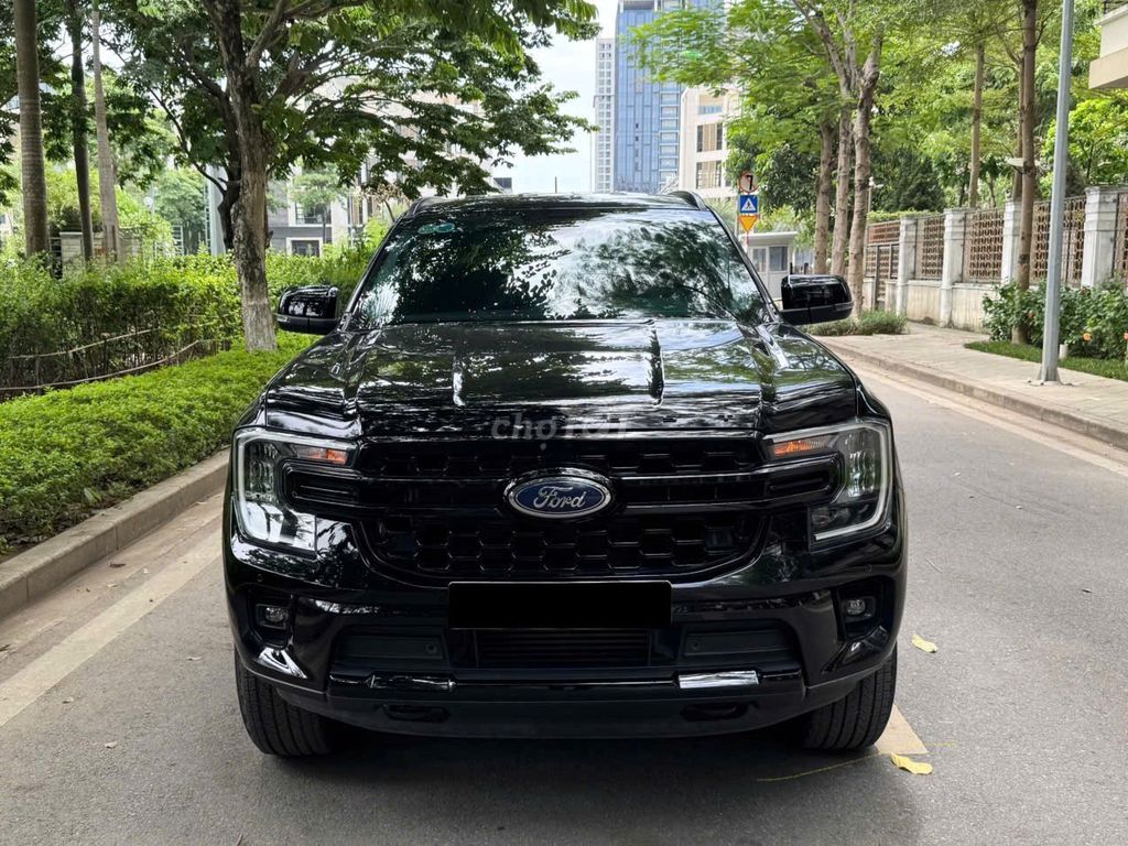 Ford Everest 2024 - ảnh 1
