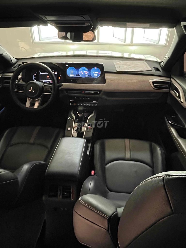 Mitsubishi Xforce Ultimate 2025 - ảnh 2