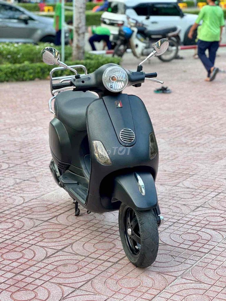 Piaggio Vespa 2012 - ảnh 2