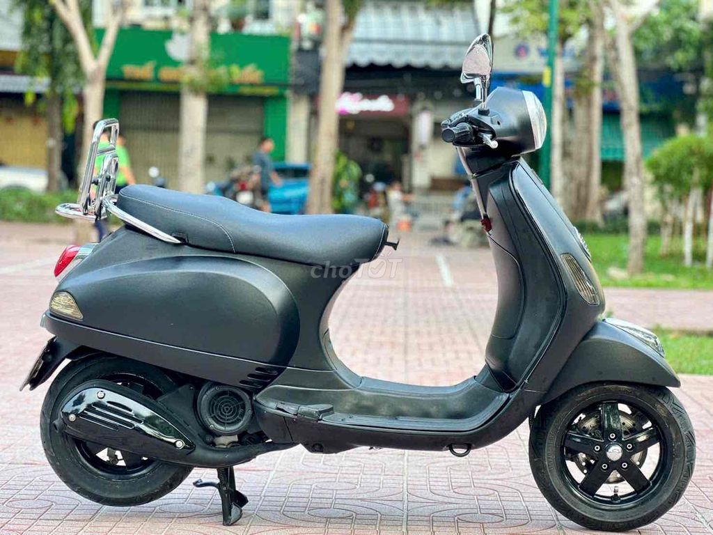 Piaggio Vespa 2012 - ảnh 4