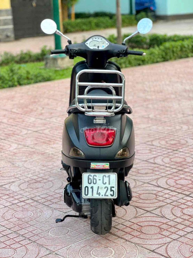 Piaggio Vespa 2012 - ảnh 5