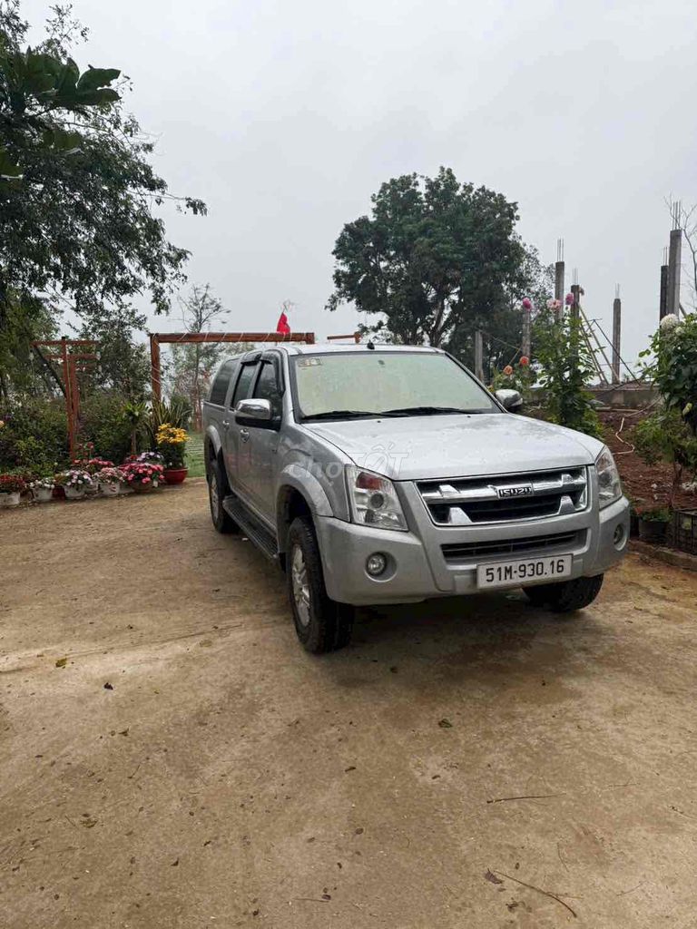 Isuzu 2011 - ảnh 1
