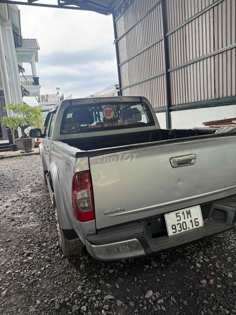 Isuzu 2011 - ảnh 3