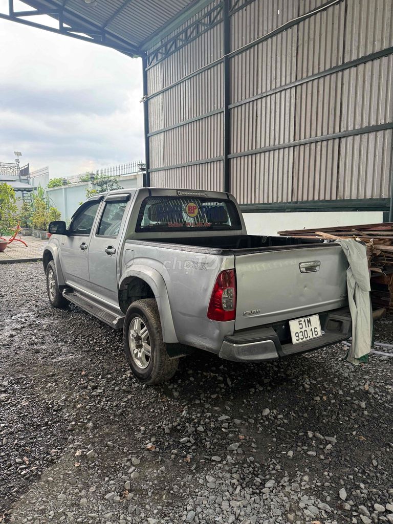 Isuzu 2011 - ảnh 4