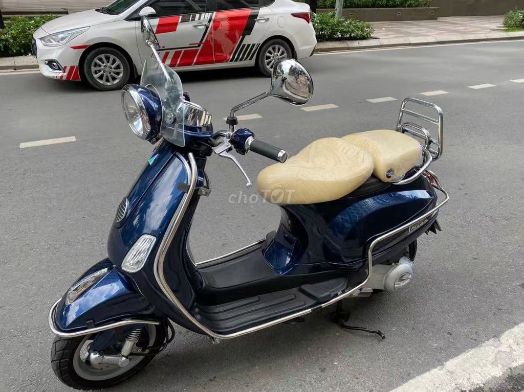 Piaggio Vespa 2011 - ảnh 1