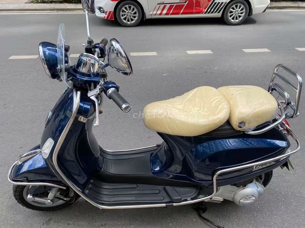 Piaggio Vespa 2011 - ảnh 2