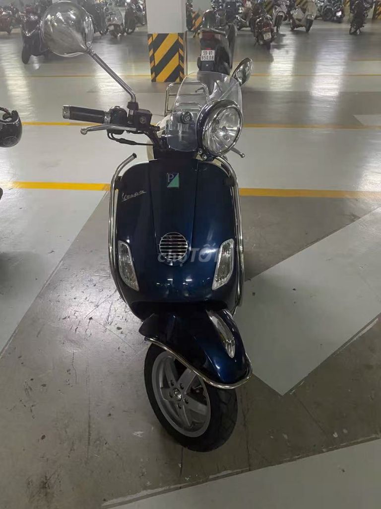 Piaggio Vespa 2011 - ảnh 3