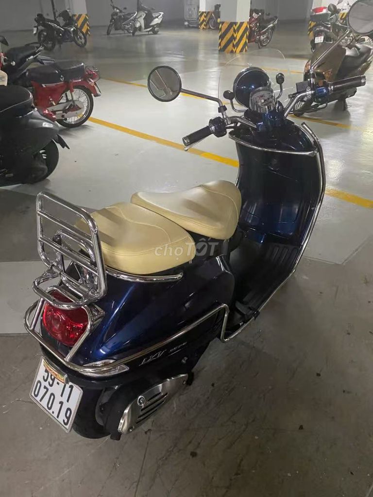 Piaggio Vespa 2011 - ảnh 5