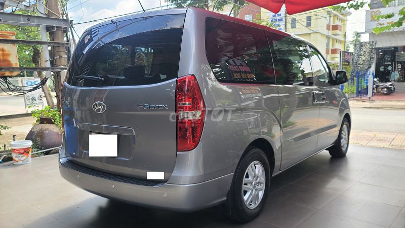 Hyundai Starex 2016 - ảnh 4