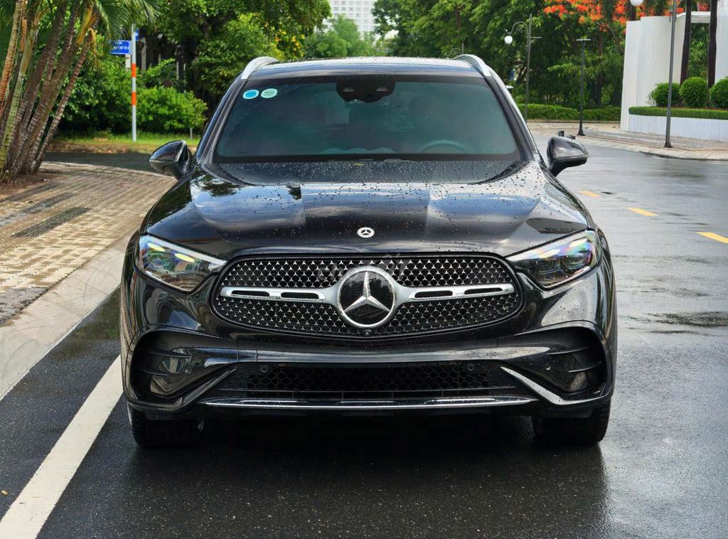 Mercedes-Benz GLC 2023 - ảnh 1