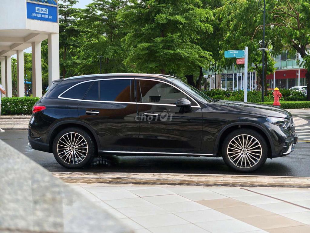 Mercedes-Benz GLC 2023 - ảnh 4