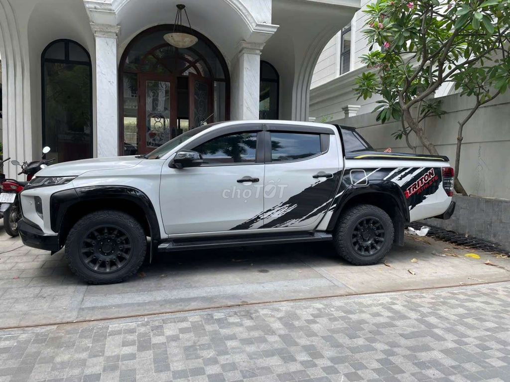 Mitsubishi 2021 - ảnh 1