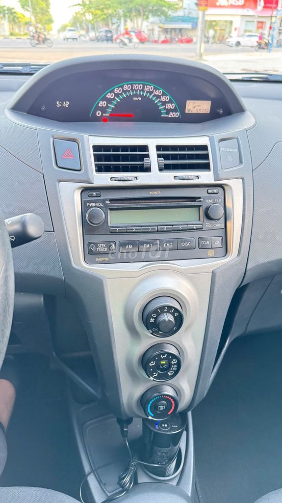 Toyota Yaris 2010 - ảnh 3