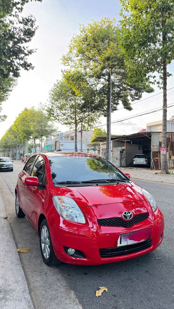 Toyota Yaris 2010 - ảnh 4