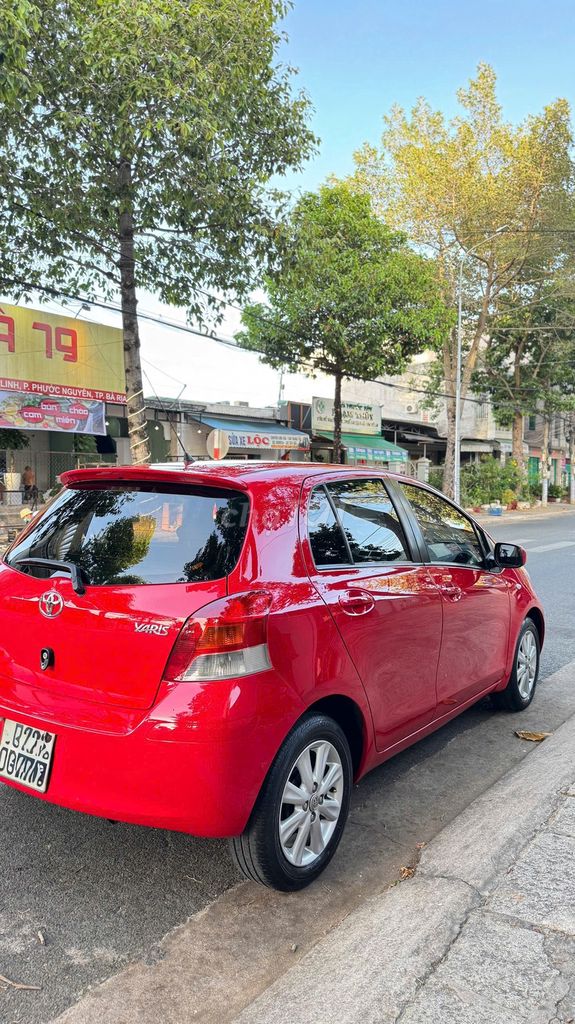 Toyota Yaris 2010 - ảnh 5