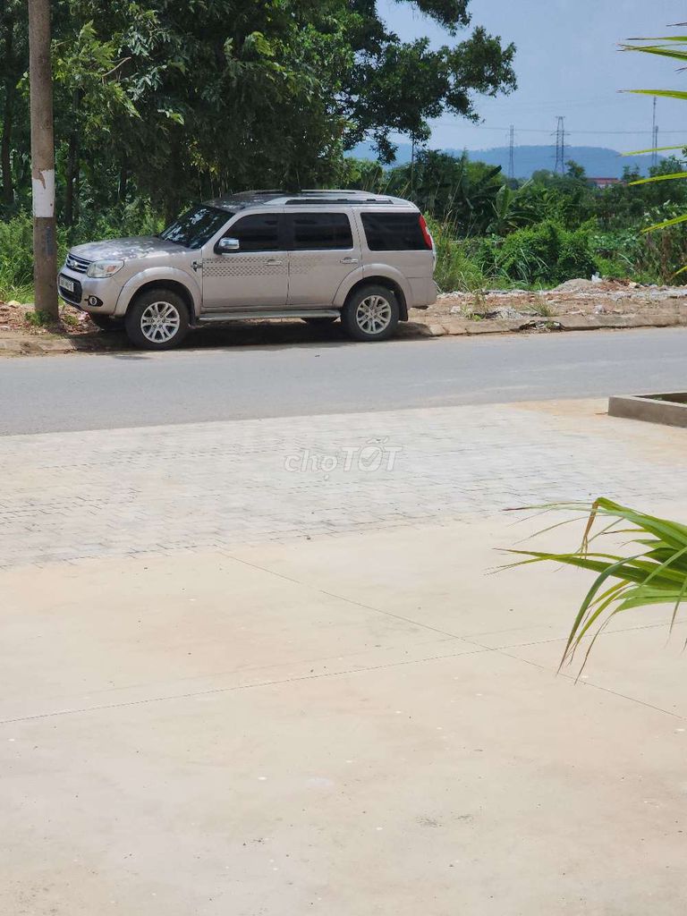 Ford Everest 2024 - ảnh 1