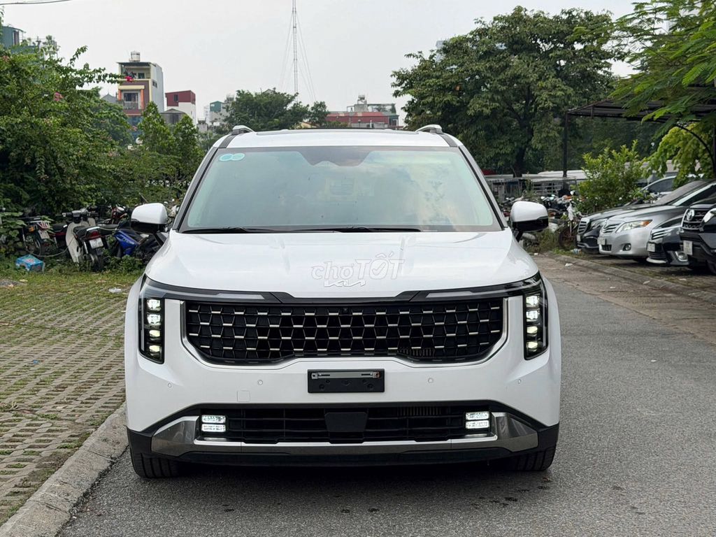 Kia Carnival Signature 2.2D 2025 - ảnh 1