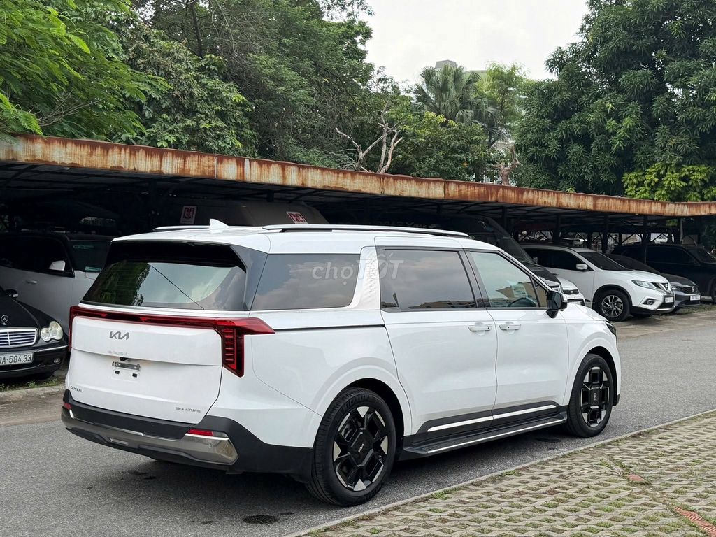 Kia Carnival Signature 2.2D 2025 - ảnh 3
