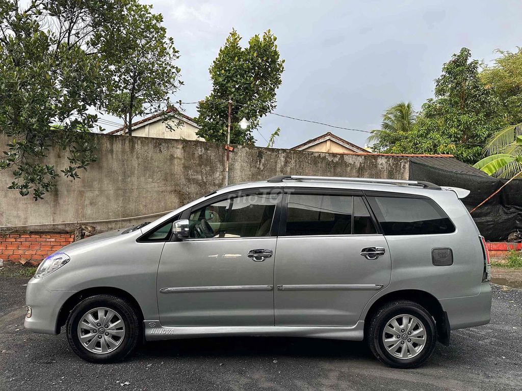 Toyota Innova 2008 - ảnh 4
