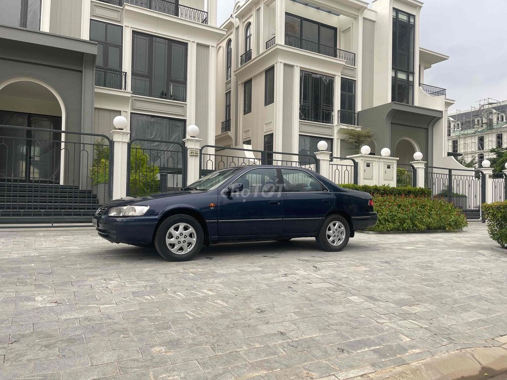 Toyota Camry 2002 - ảnh 2